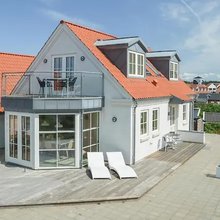Three-bedroom Holiday In Дом отдыха *