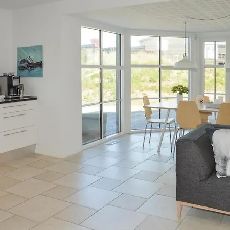 Three-bedroom Holiday In *